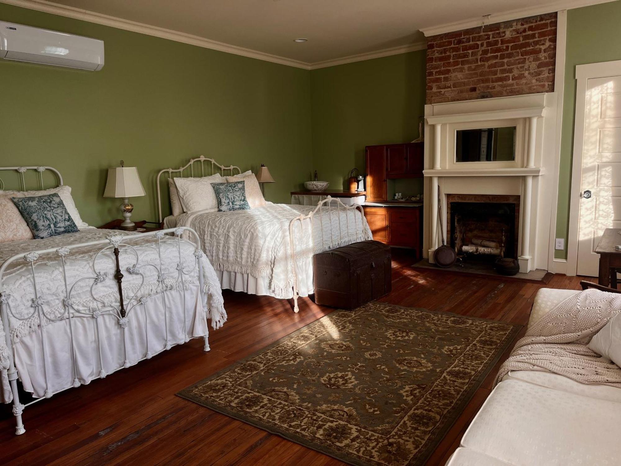 Tanglewood Inn Greenville Extérieur photo
