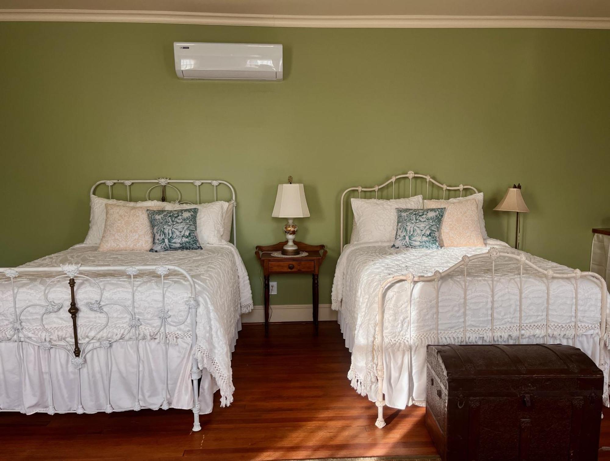 Tanglewood Inn Greenville Extérieur photo